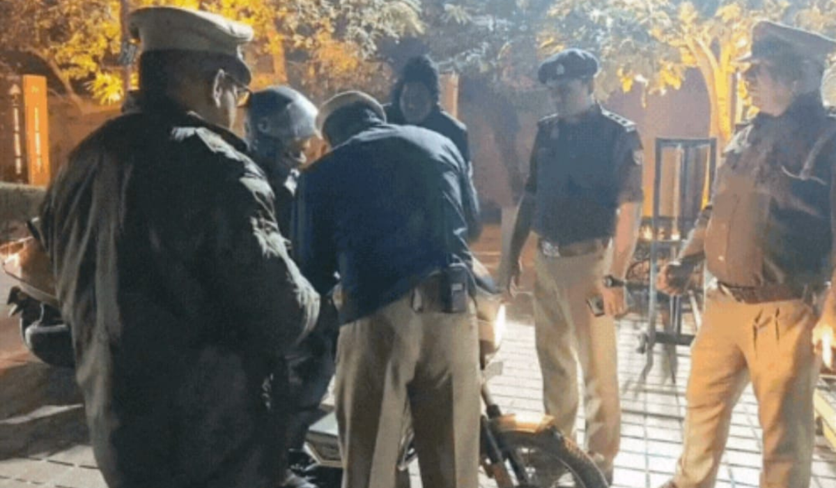 Breaking News: आगरा में बढ़ी चेकिंग 