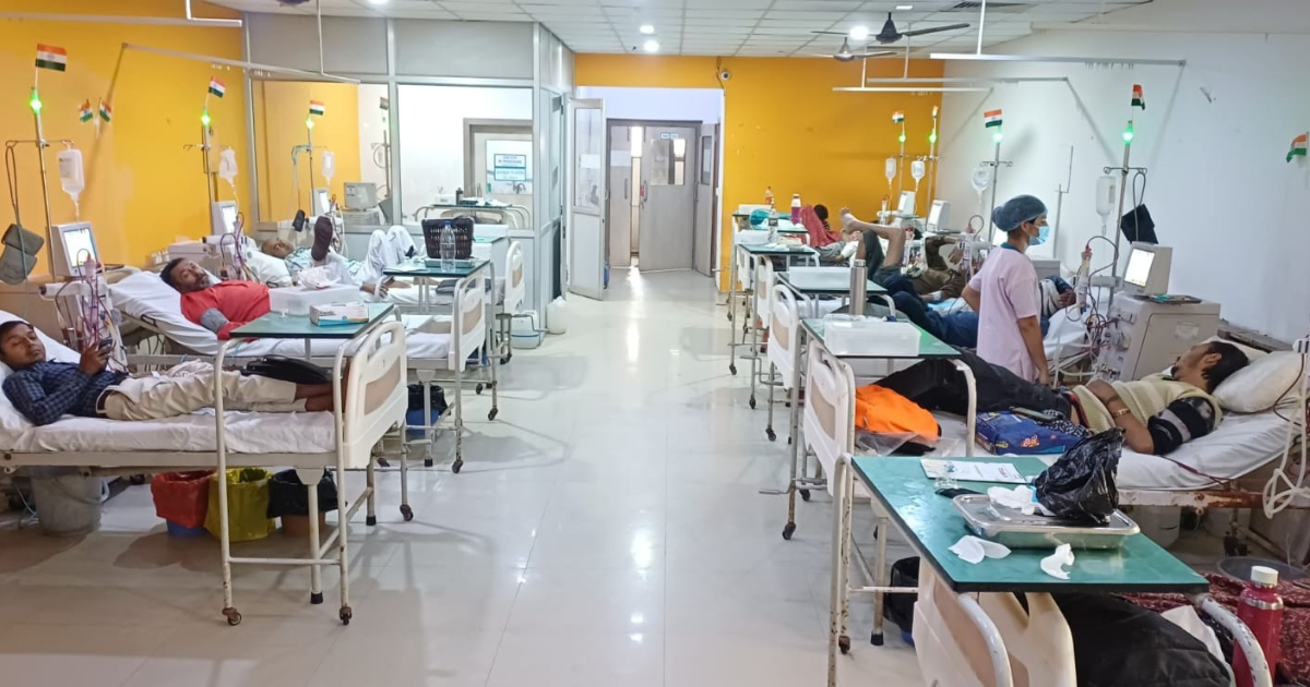 Agra News: आगरा एसएन मेडिकल डायलिसिस यूनिट