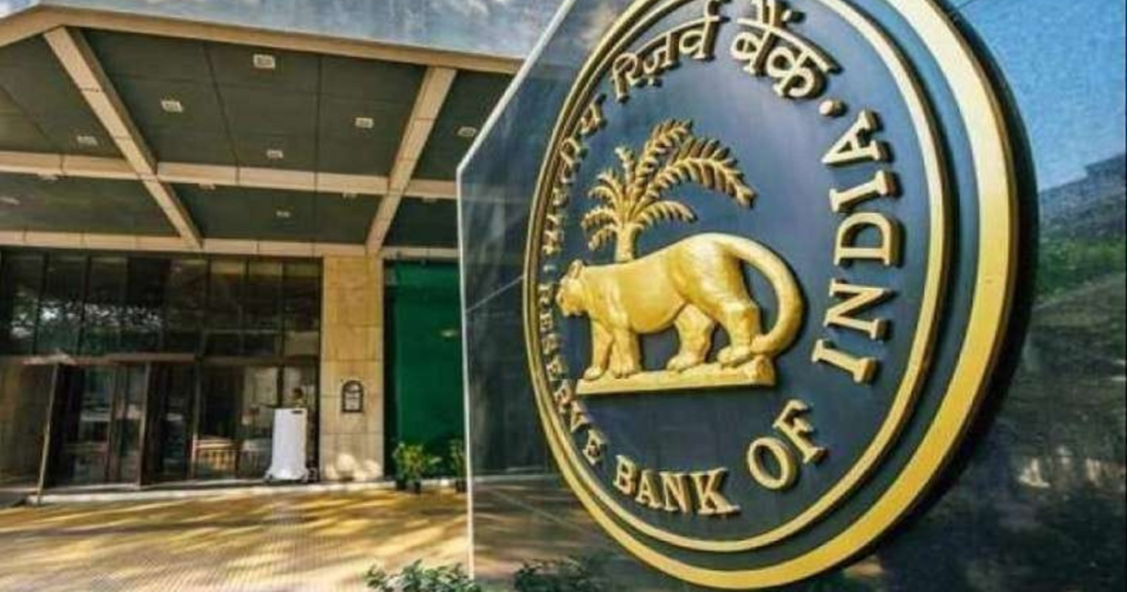 रिजर्व बैंक कर रहा विचार वरिष्ठ नागरिकों को 2% पेंशन अधिक देने को 