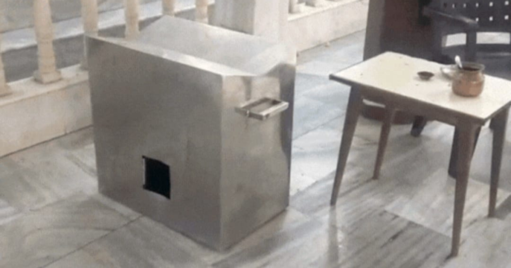 आगरा राधा कृष्णा मंदिर चोरी के आरोपी पुलिस हिरासत में 