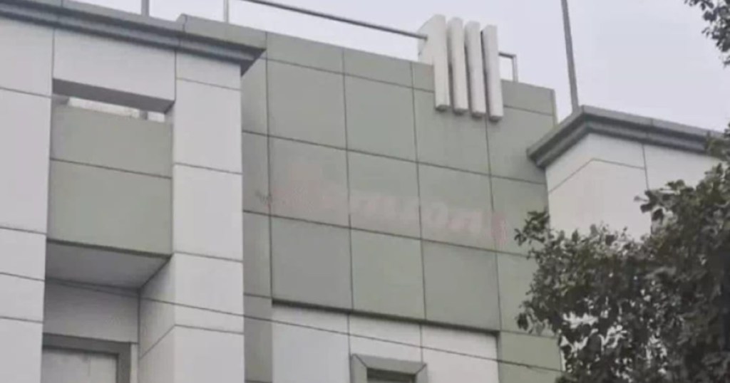 आगरा में रोमसंस और अशोका लीलैंड में आयकर विभाग की जांच 