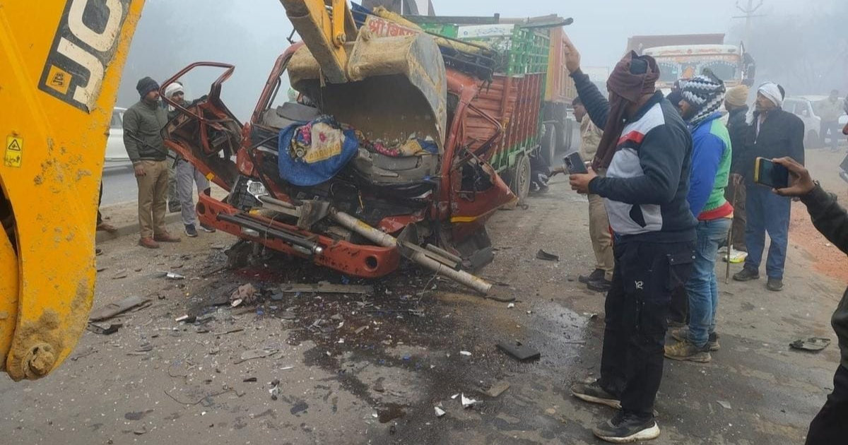 Agra News: आगरा-ग्वालियर हाइवे सड़क हादसा