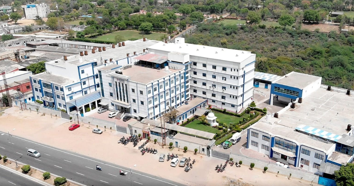 Agra News: रोजर शू इंडस्ट्रीज सिकंदरा आगरा