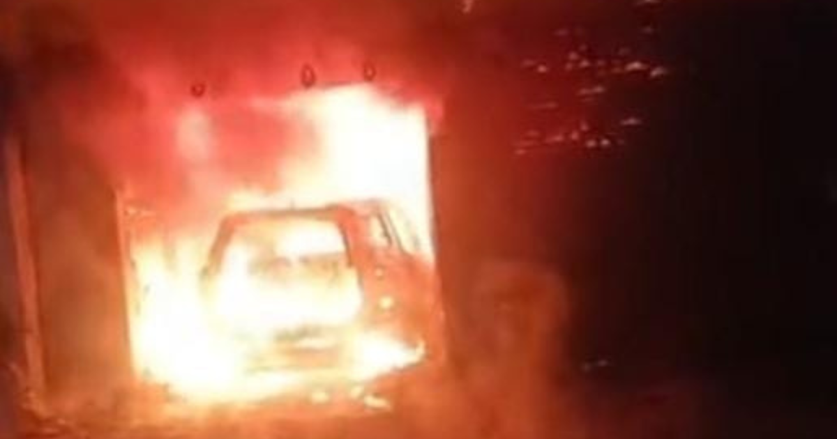 Agra News: आगरा में आग से जलकर खाक हुई करें