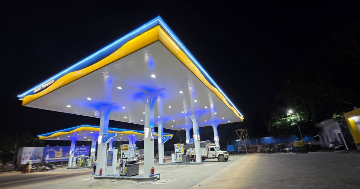 Agra News: आगरा पेट्रोल पंप