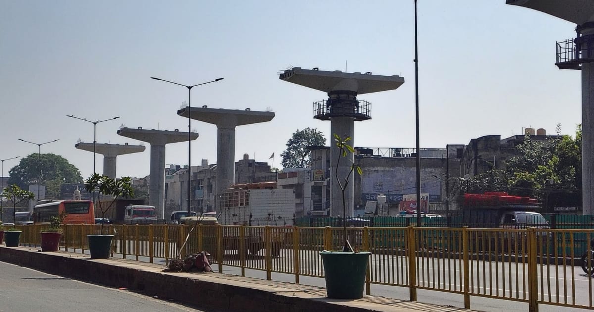 Agra Metro News: आगरा मेट्रो निर्माण कार्य