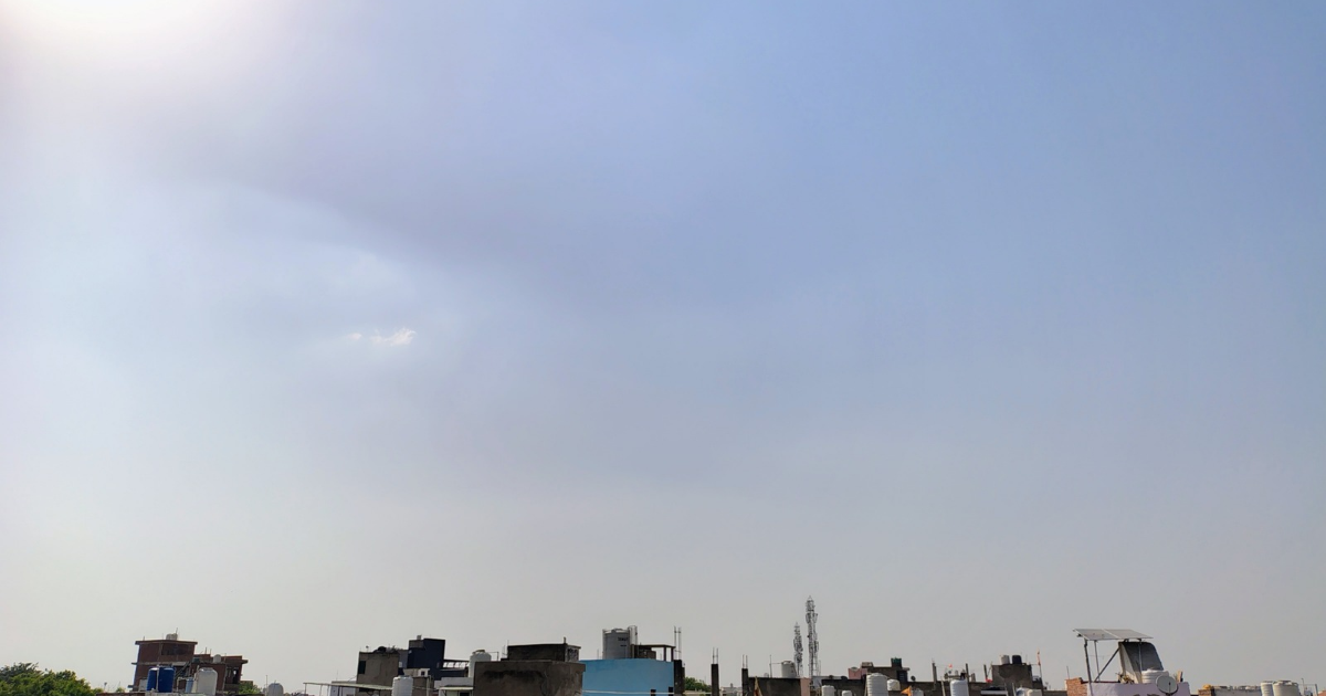 Agra Weather: आगरा में तेज धूप और हीट वेव