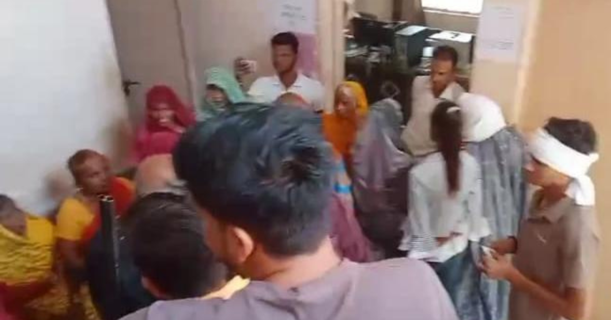 Agra News: स्मार्ट मीटर के खिलाफ आगरा में प्रदर्शन