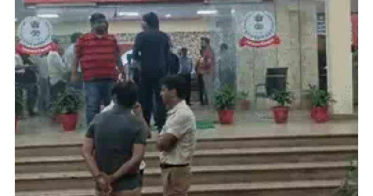 Agra News: आगरा इनकम टैक्स घटना