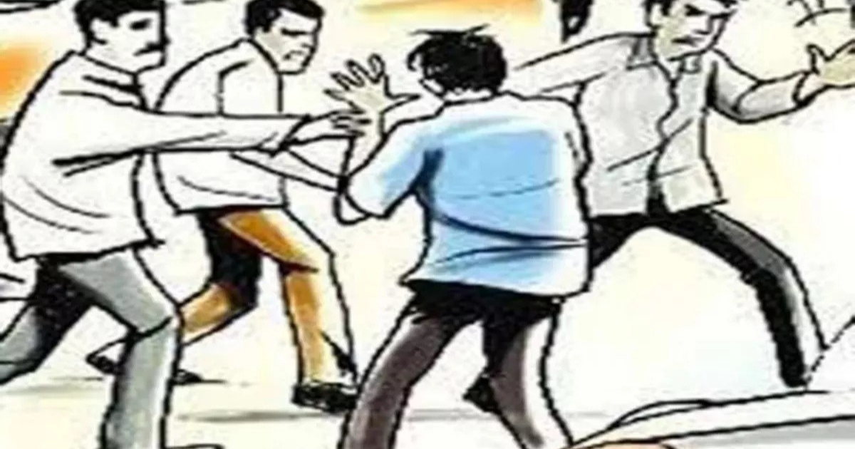 Agra News: आगरा में पूर्व प्रधान के बेटे पर हमला