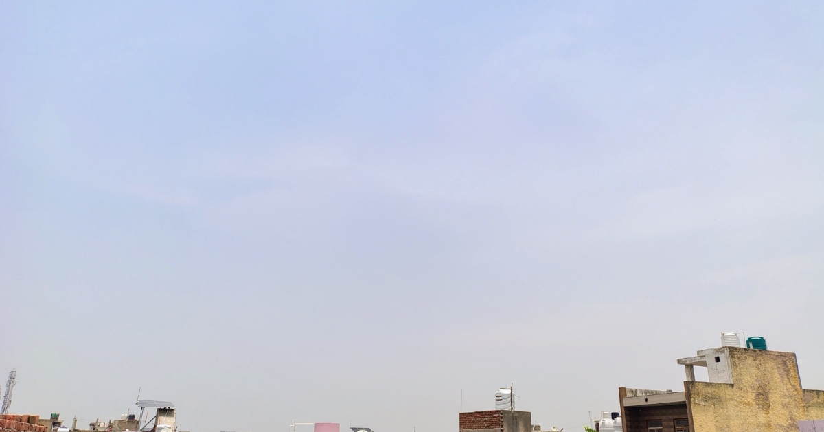 Agra Weather: आगरा में छाए बादल
