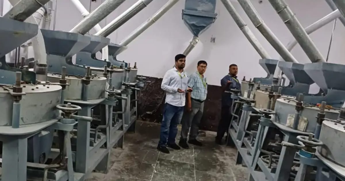 Agra News: आगरा में आटा मिलों पर खाद्य विभाग की जांच