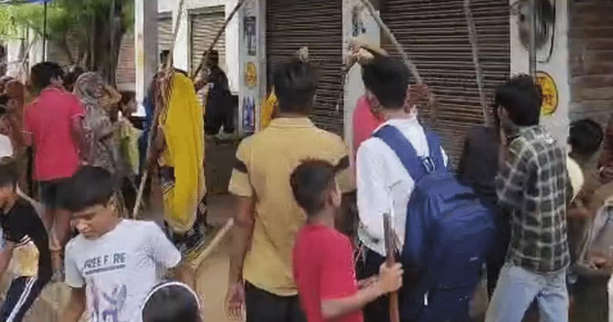 आगरा: खंदौली में शराब ठेके के विरोध में महिलाओं का प्रदर्शन