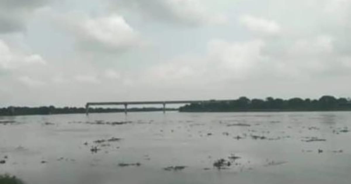 Agra Ki News: फतेहाबाद में यमुना का जलस्तर बढ़ा