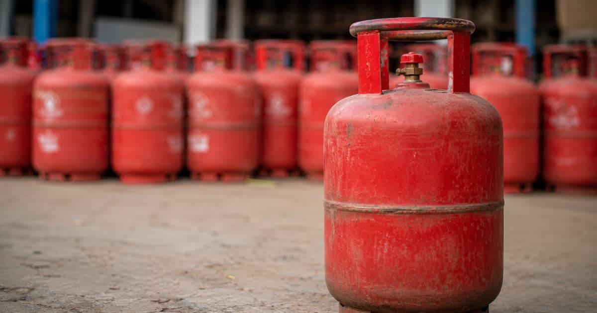 Agra News: आगरा में 19 किलो कार्शियल LPG गैस सिलेंडर