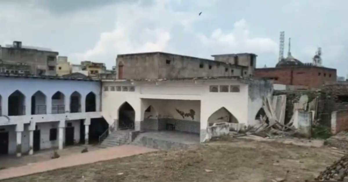 Agra News: आगरा कलेक्ट्रेट जमीन कब्जा विवाद